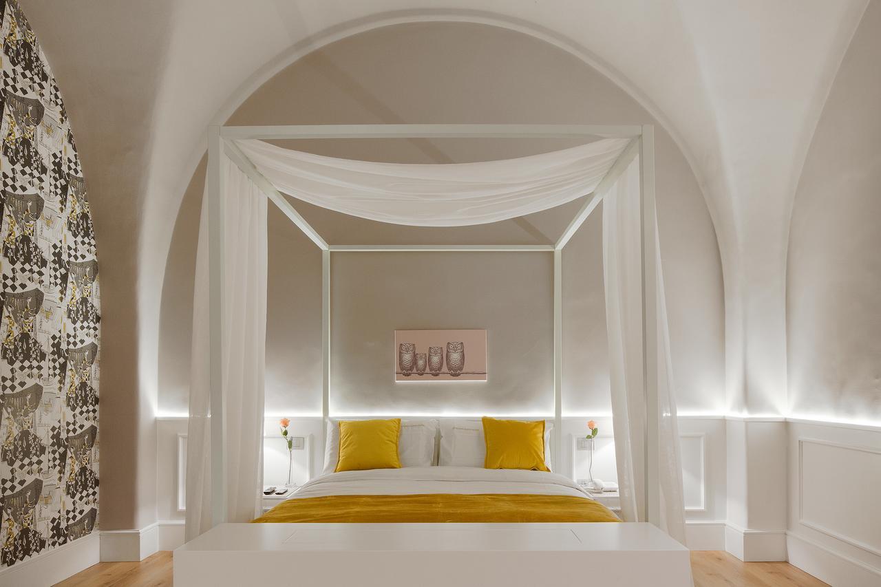 Quattro Canti Suites Catania Bagian luar foto