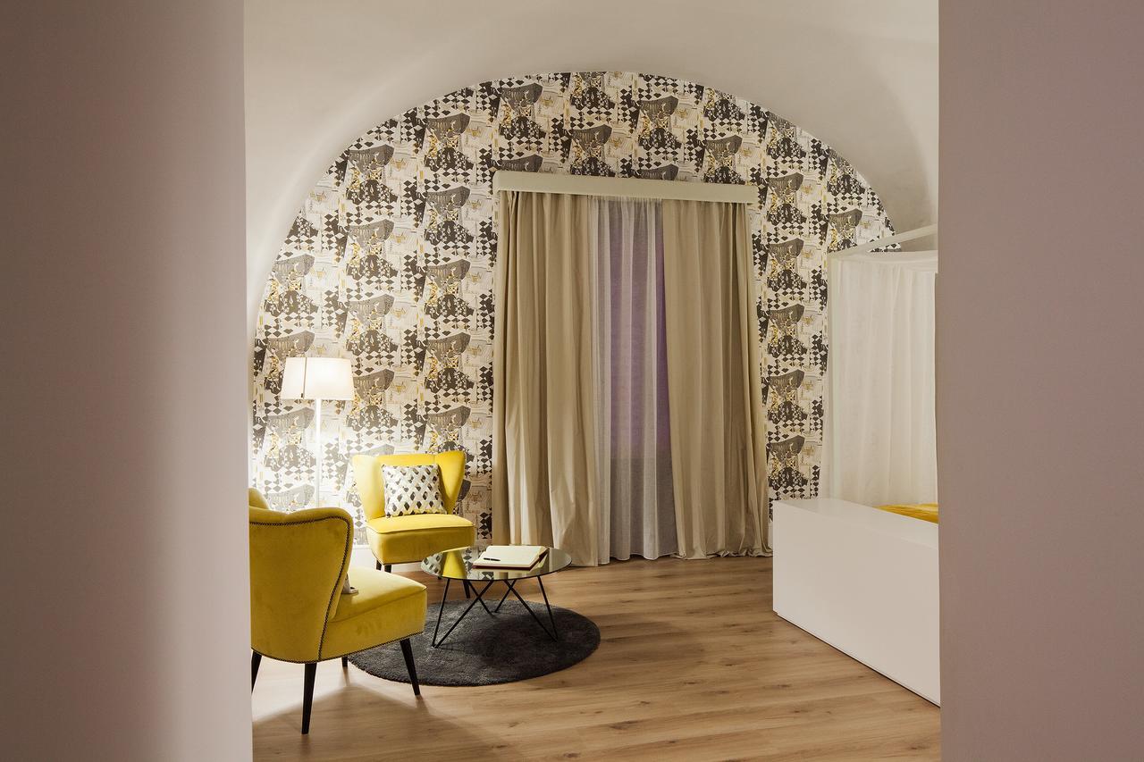 Quattro Canti Suites Catania Bagian luar foto