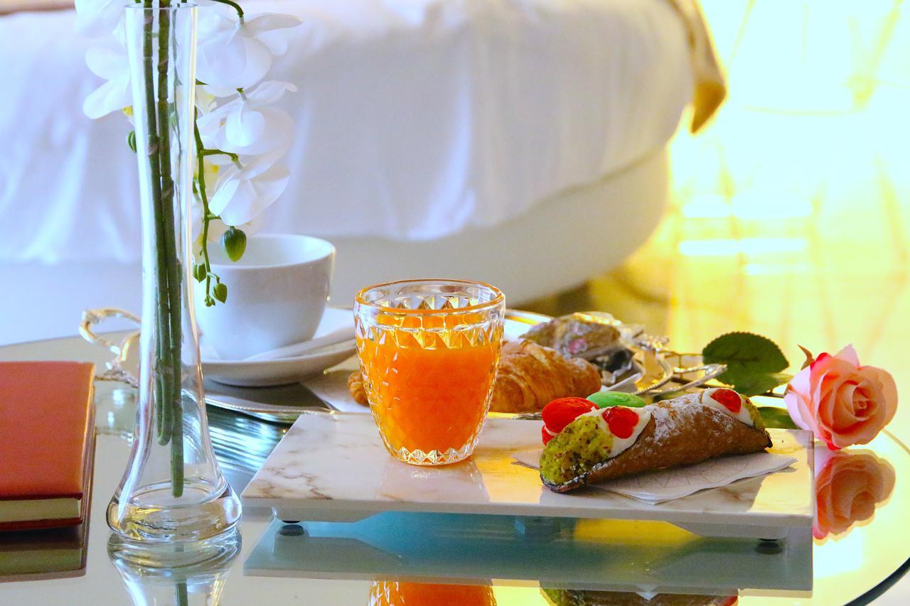 Quattro Canti Suites Catania Bagian luar foto